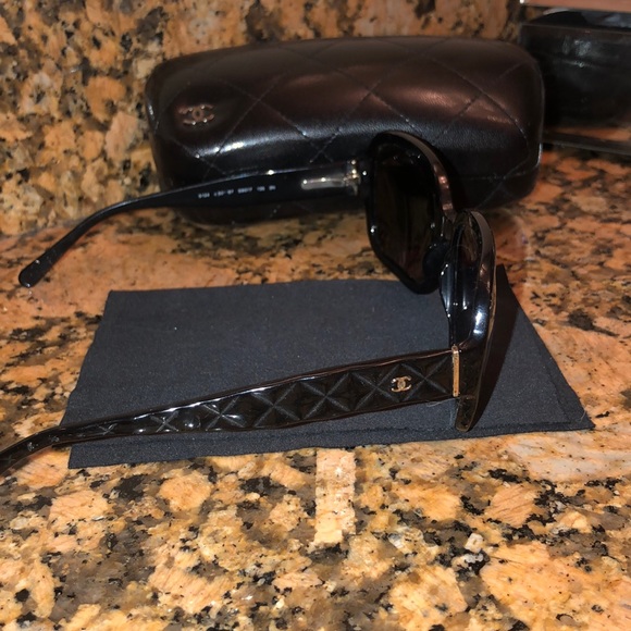 Chanel Quilted Black Sunglasses with matching case - Picture 2 of 3
